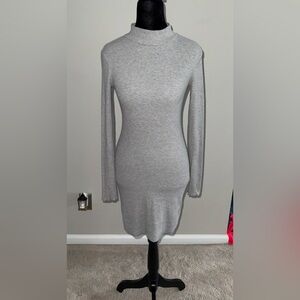 Abercrombie & Fitch Fitted Heather Gray Knit Long Sleeve Dress. EUC